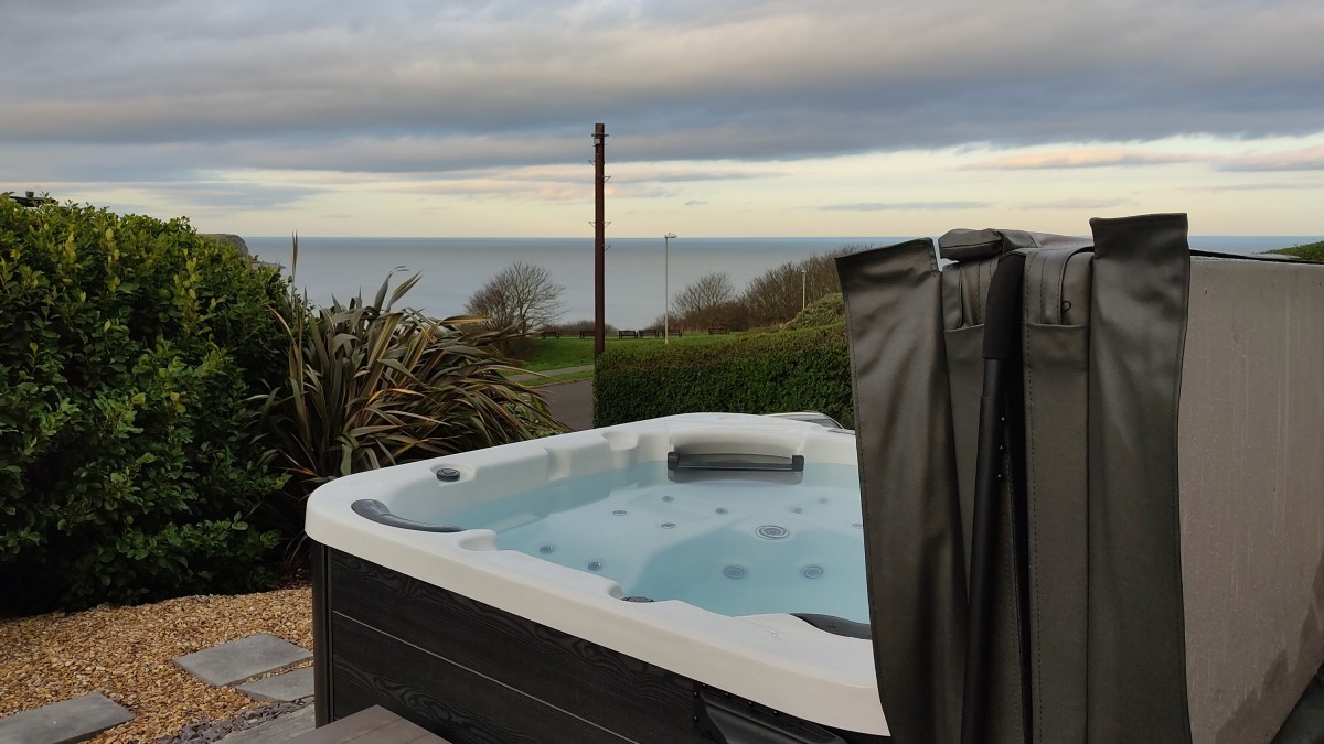 Hot Tubs for Sale - Used Hot Tubs for Sale - Seaside Hot Tubs - Seaside Luxury Rentals With Hot Tubs