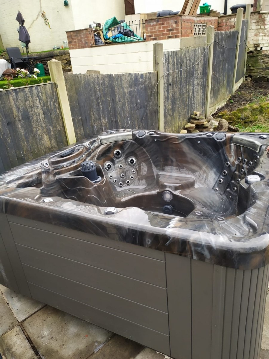 Superior Spas Hot Tub ***Deposit taken ***