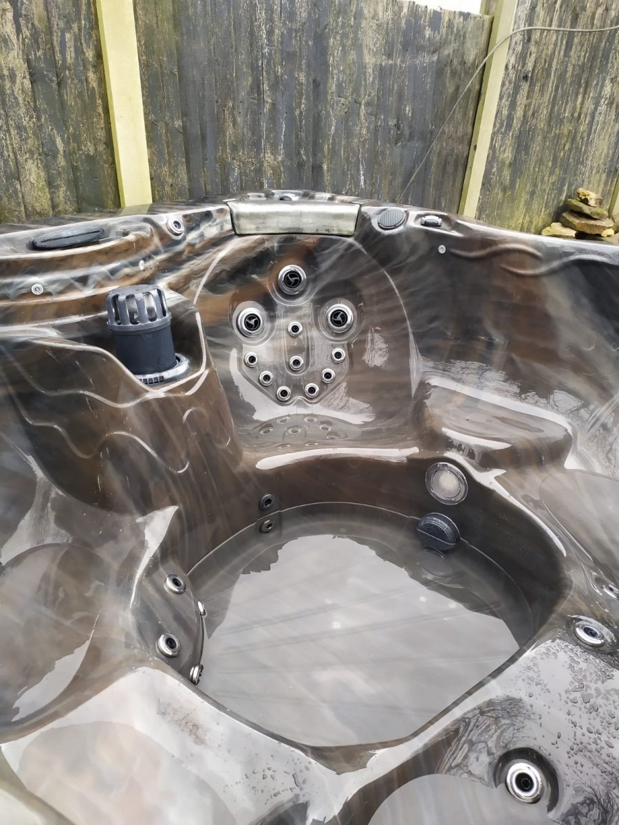 Superior Spas Hot Tub ***Deposit taken ***