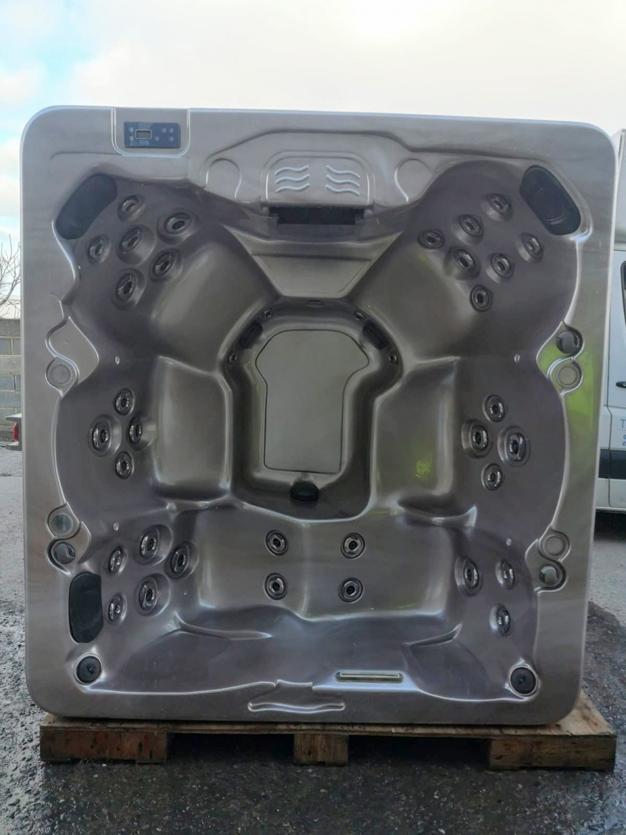 Vita Spas Hot Tub