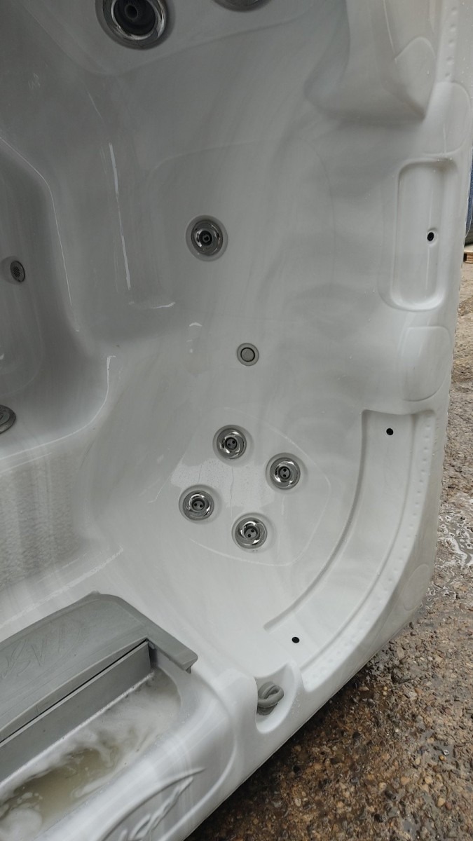 LA Spas Hot Tub - ref UHT106