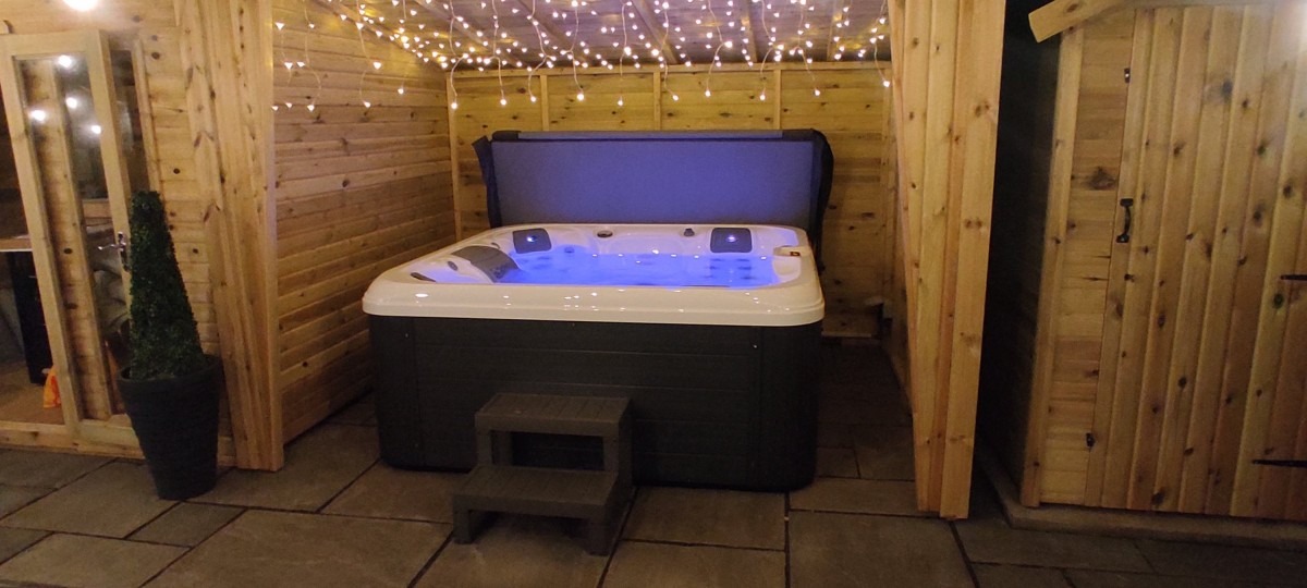 New Vegas Hot Tub Delivery Scarborough Seaside Hot Tubs