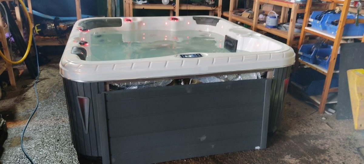 Balboa Hot Tub Single Lounger 4 Seats Hot Tubs For Sale New Hot