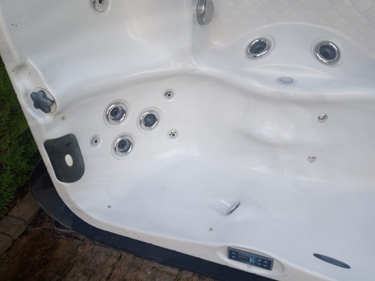 Balboa Hot Tub Single Lounger 4 Seats Hot Tubs For Sale New Hot