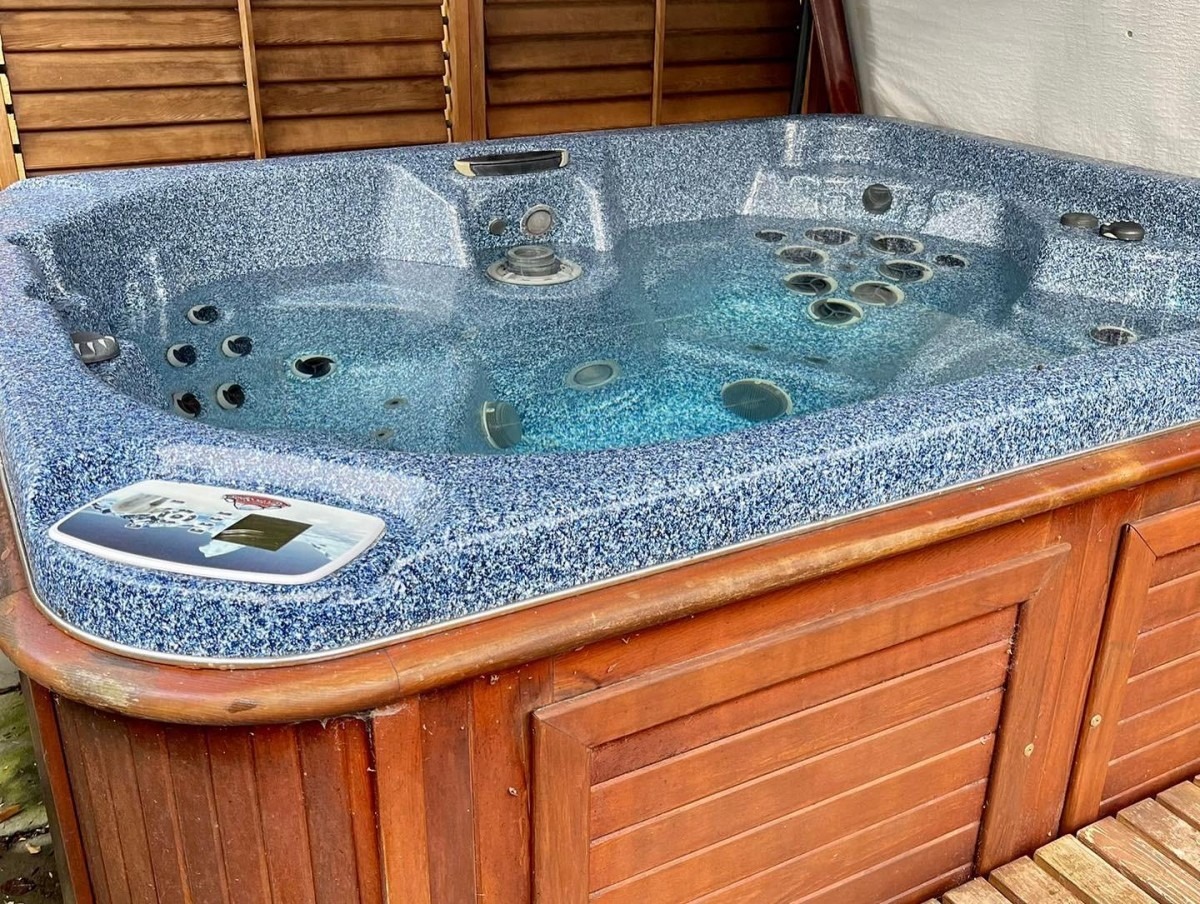 Arctic Spa Fox Used Hot Tub for Sale