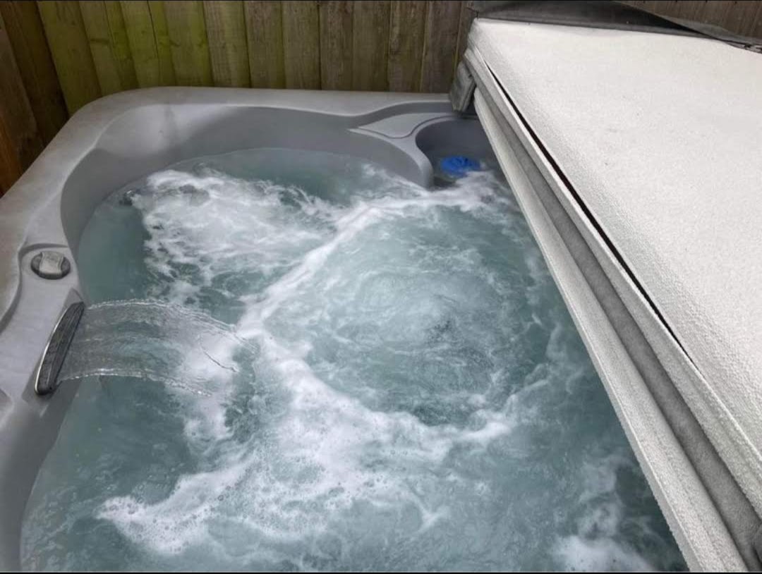 Freeflow Azure Plug and Play Used Hot Tub for Sale £1995 Hot Tubs For