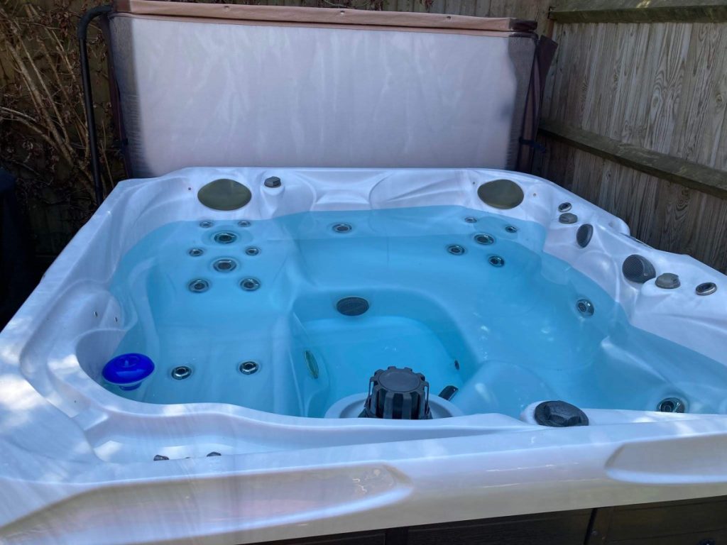 Master Spa Evolution plug and play used hot tub for sale £2995