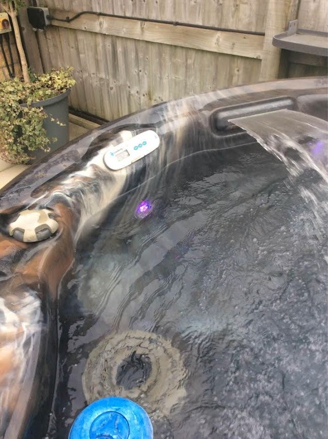 Marquis Spa Round Hot Tub - £1995