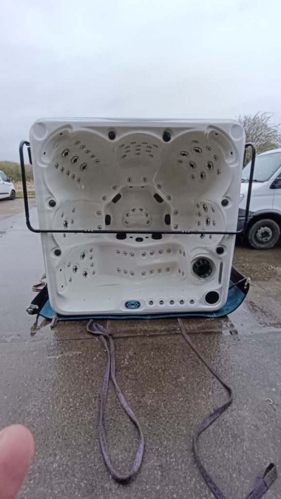 Blue Whale Spa 32amp Hot Tub For Sale