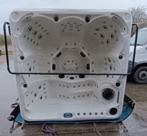 Blue Whale Spa 32amp Hot Tub For Sale