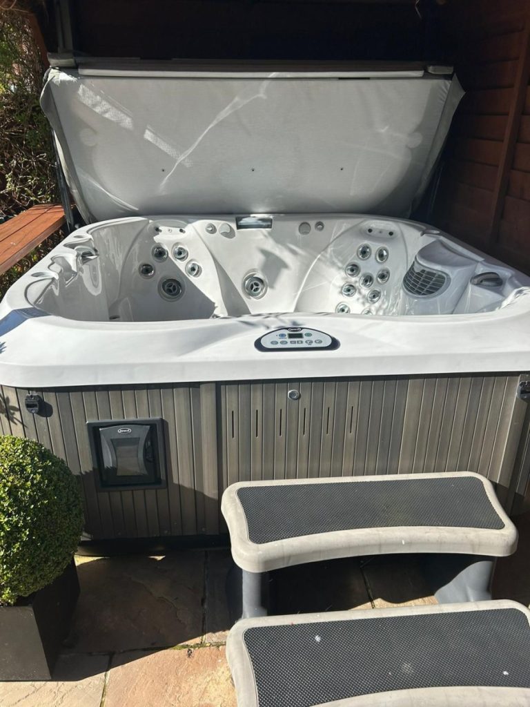 Jacuzzi J355 Used Hot Tub For Sale